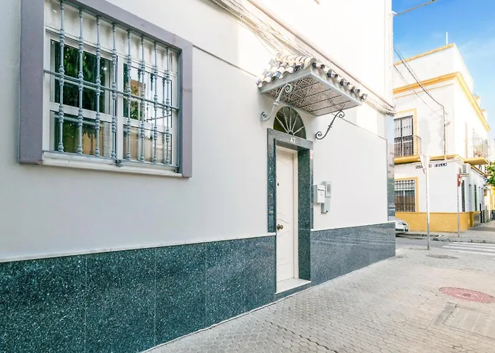 Cozy Apartment In Sevilla With Kitchen